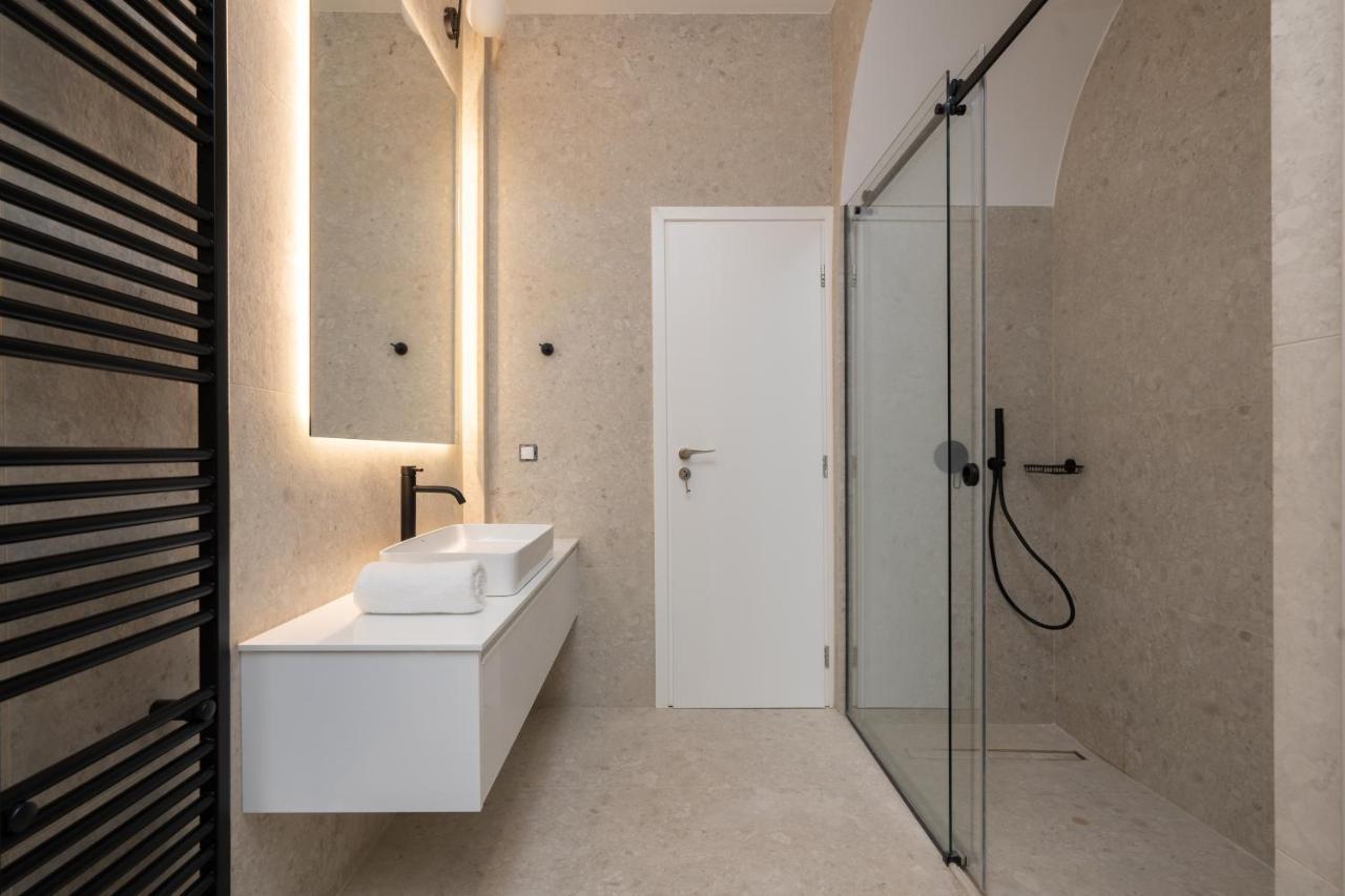 Upscale Luxury Penthouse Apartment