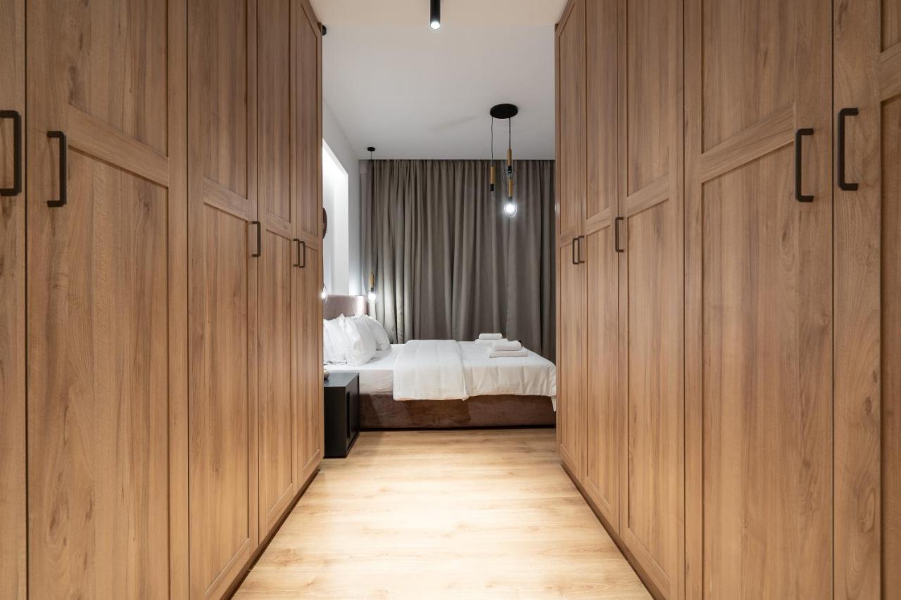 Upscale Luxury Penthouse Apartment *