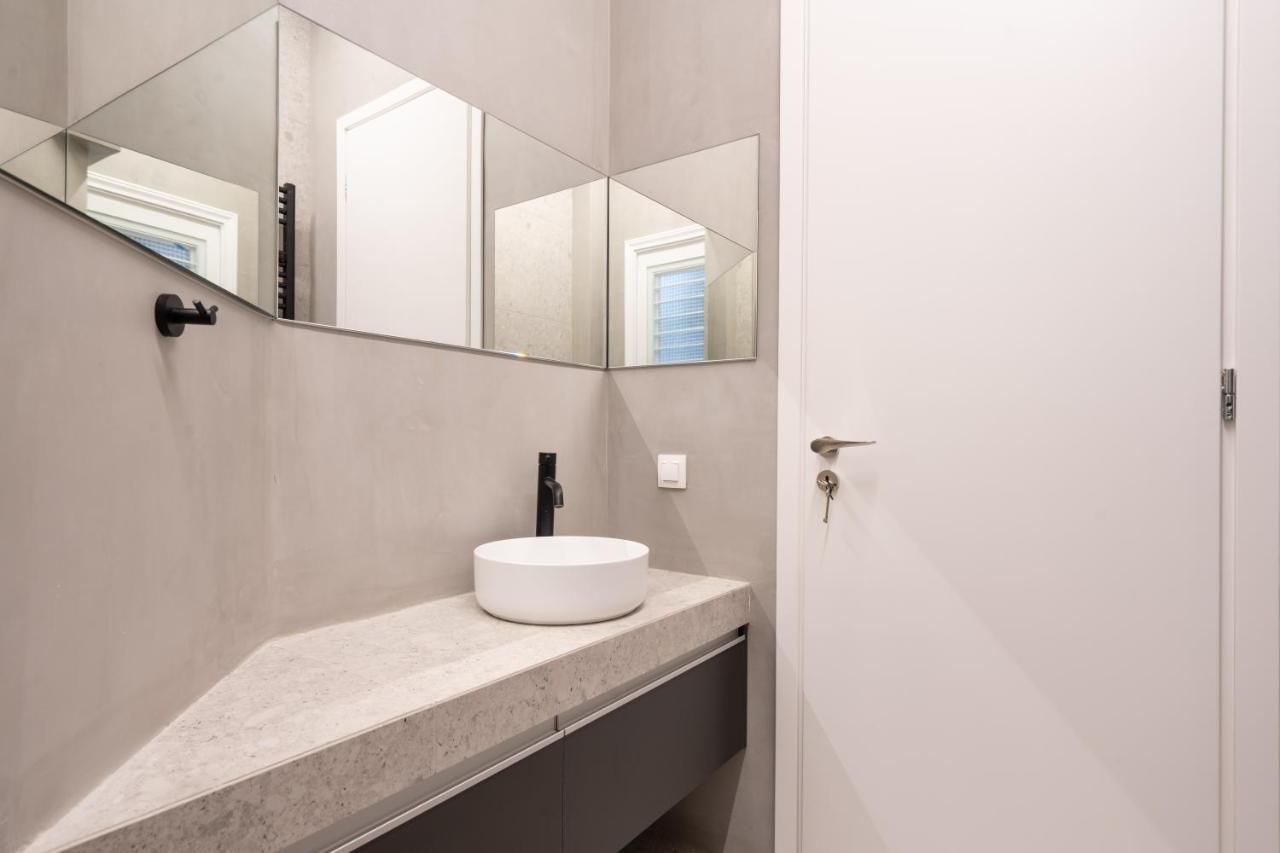 Upscale Luxury Penthouse *