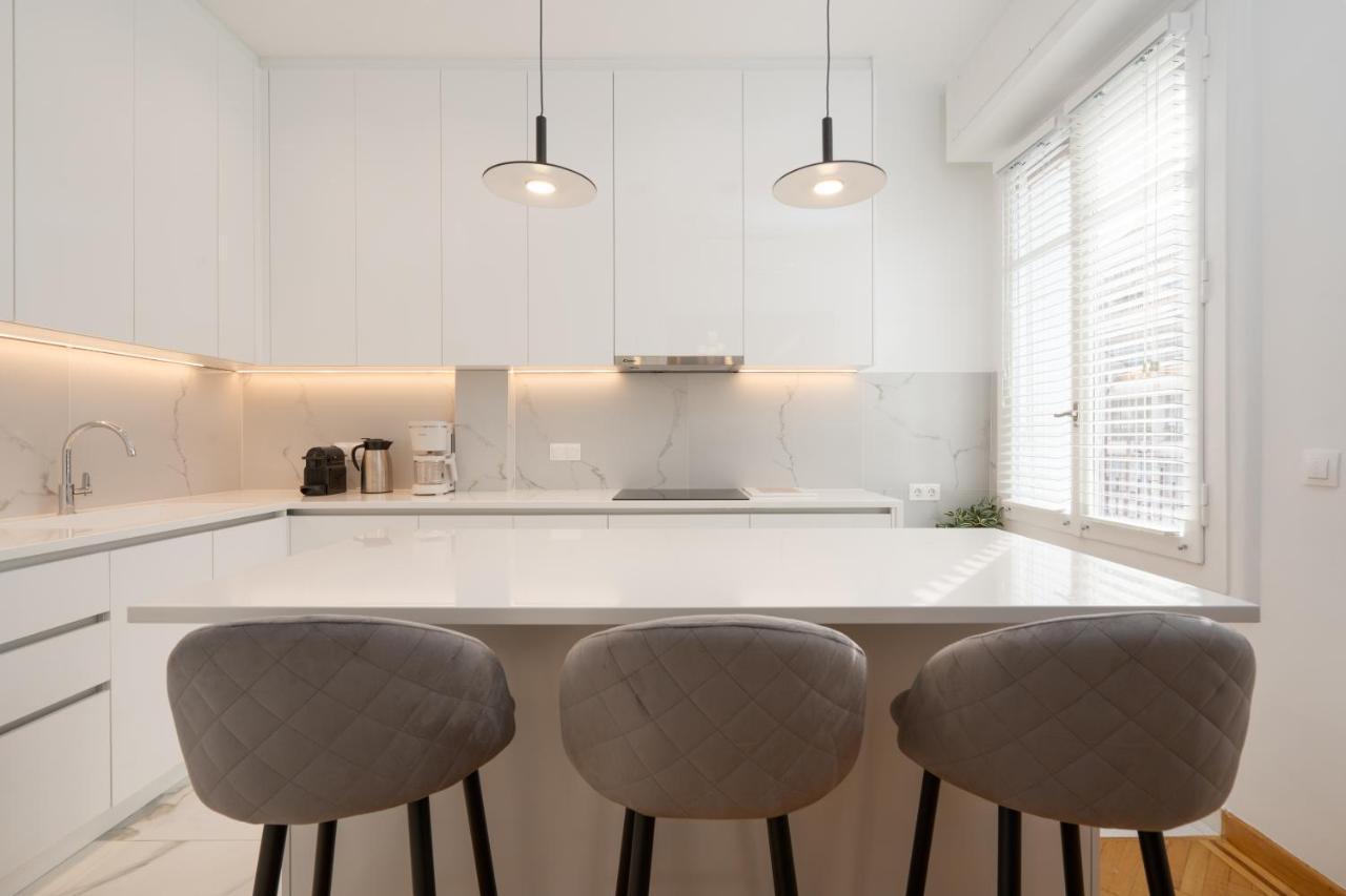 Upscale Luxury Penthouse Apartment *
